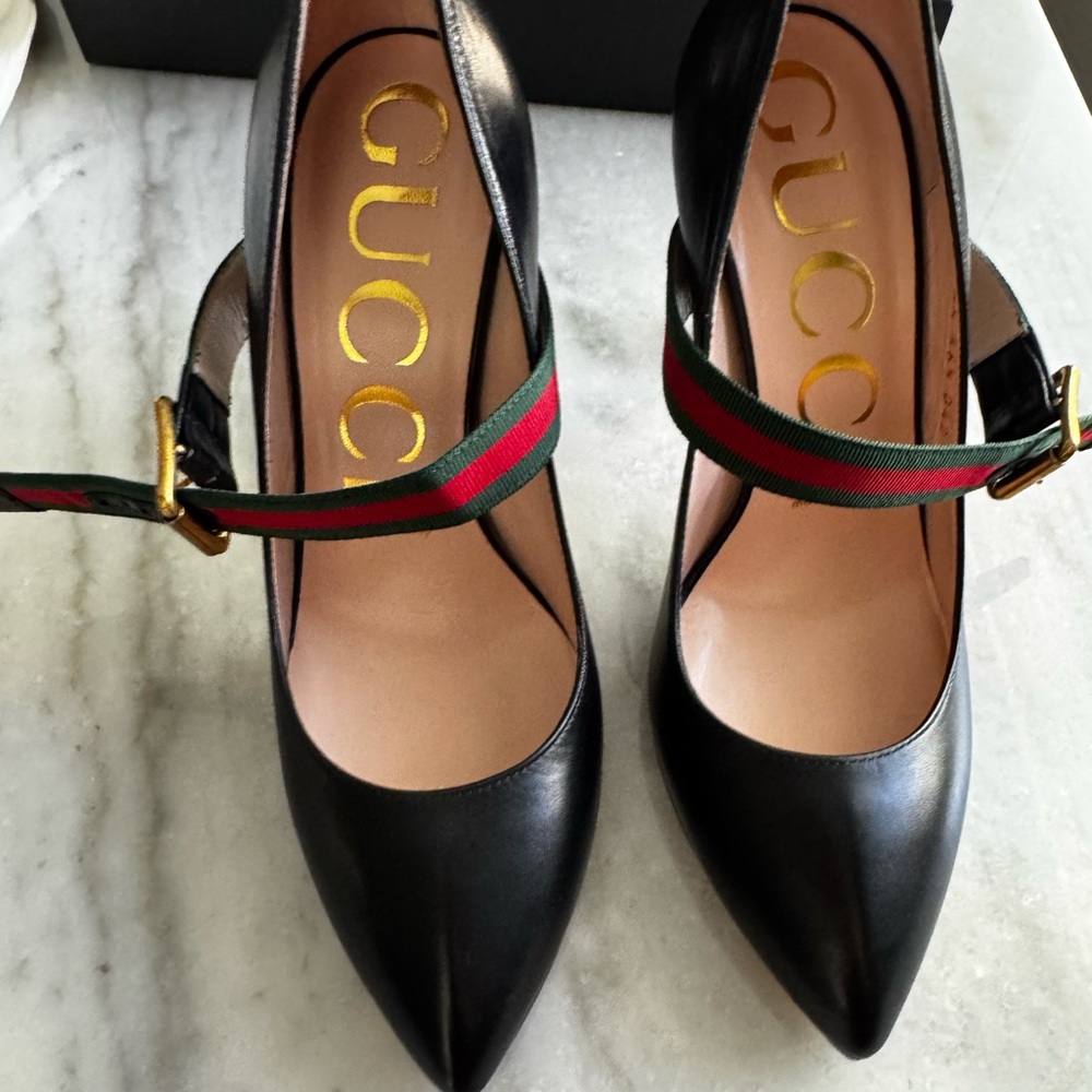 Gucci Black Leather Heels with Signature Straps